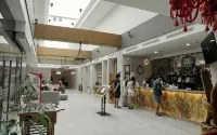 Maestro Hotel Pontianak