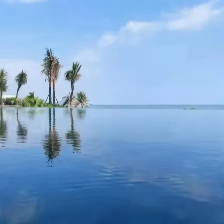 Sky Land Seaview Apartment