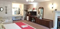 Evening Shade Inn - Inns