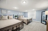 Dtwn Kck - 6 Beds with Pool Table & Arcade Games - 7 Min to Pnl! - Homestays