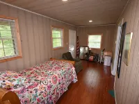 Superb 2-bedroom house on the Tennessee River. Hotels in Perry County