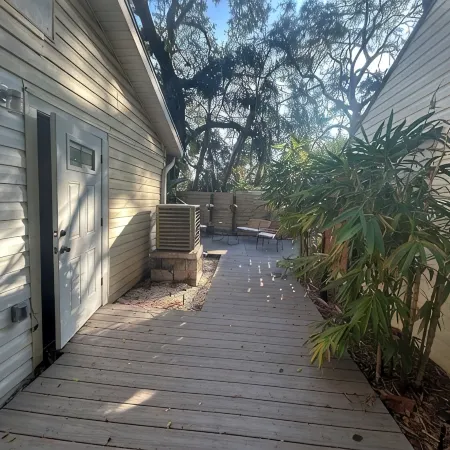 Gulfport Getaway, Walk to Entertainment & Water!