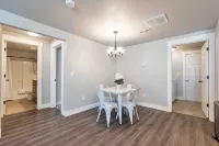 Sleepy Ridge Apt, Self Check-In, Parking