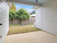 3-bedroom townhome in the Hart of Broussard Hoteles en Broussard