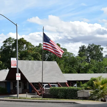 Red Bluff Inn