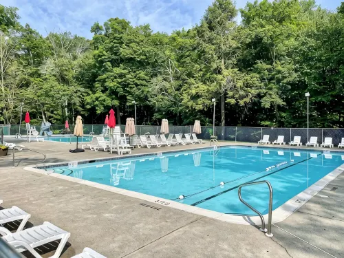 Poconos Group Retreat: Hot Tub.Fire Pit.Lake.Ski - Wifi