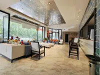 Zhongzhou Yihe Hotel (Dennis City Plaza)