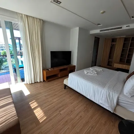 Penthouse with sea view and pool - Privilege residence