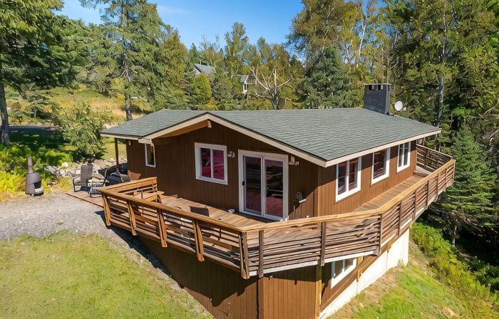Rangeley Lake House with lake access & views, Saddleback 15min, outdoor paradise