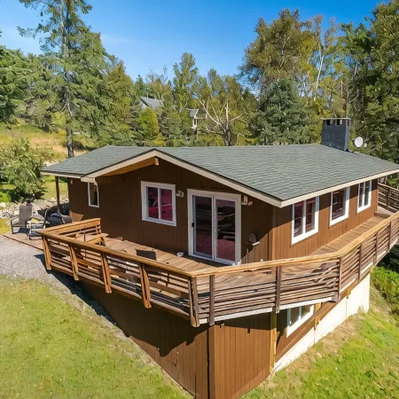 Rangeley Lake House with lake access & views, Saddleback 15min, outdoor paradise Отели в г. Рейнджели