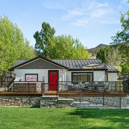 1900's Farmhouse