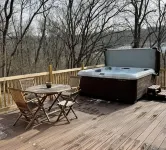Private bungalow set in the forest - balcon