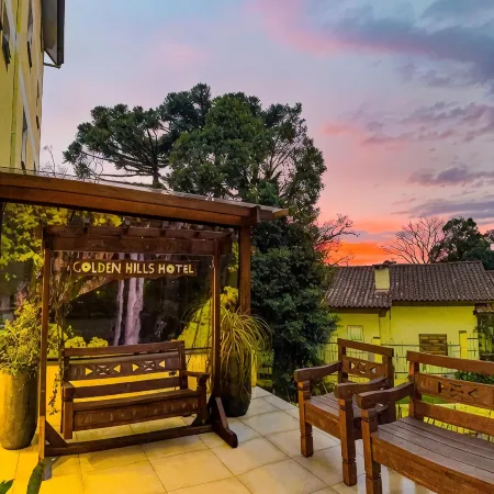 Hotel Golden Hills