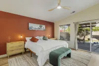 Desert Dreams - Charming 2-bedroom house with a salt water pool