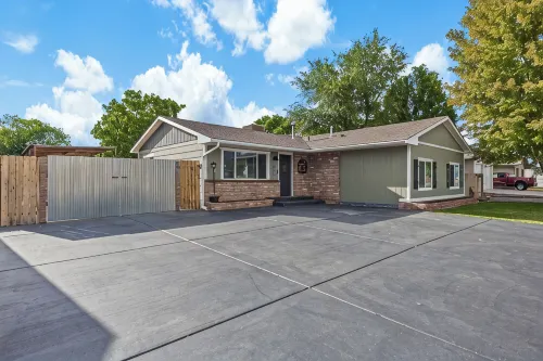 Rustic Refuge - minutes from downtown Fruita!4 beds