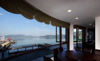 Ming Yue Hu Hotel