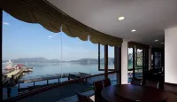 Ming Yue Hu Hotel