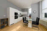 Spacious 3 Bedrooms in Cardiff Bay w/ Parking