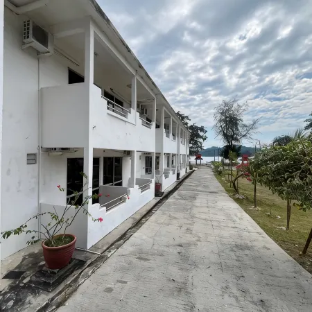 Collection O Analisa Beach Resort