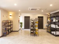 Mr.Kinjo Inn Shimozatominami Hoteles cerca de Playa de Yonaha Maehama