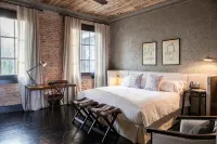 Factoria Hotel