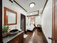 Villa Wanika Hotels near Manivanh College