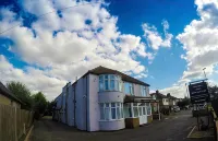 Heathrow Lodge