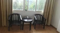 Longling Huanglong Hotel - Bãi đậu xe