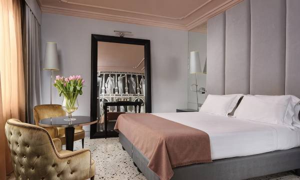 Leon's Place Hotel