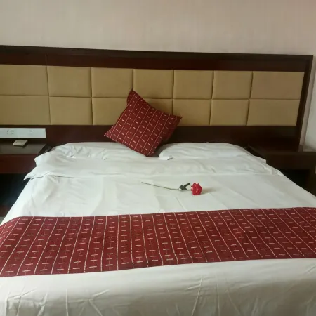 Wuning Sunshine Hotel