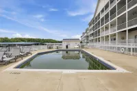 Modern Condo at 11mm in Sunrise w/ PWC & Boat Slip