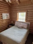 Welcoming log cabin on Keeler Lake - 5 bedrooms for a cozy getaway - Alppimaja