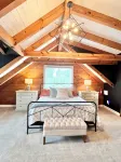 Relaxing family friendly cabin that lets you escape and enjoy nature - balcony