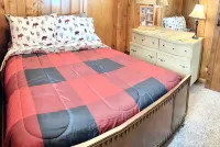 Lake Escape Cottage on Pickerel Lake Can Sleep 6 - Feriehus