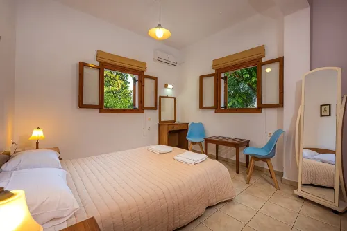 Spacious Villa for 6 with Private Pool & Large Garden, 400m from the Beach - فلل