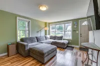 Cozy Home near Burlington - Homestays