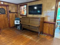 Rustic Lake Michigan Cottage Fire Pit & Beach - 3つ星