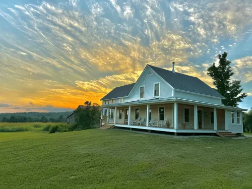 Boutique Country Vermont Farmhouse Fully Remodeled