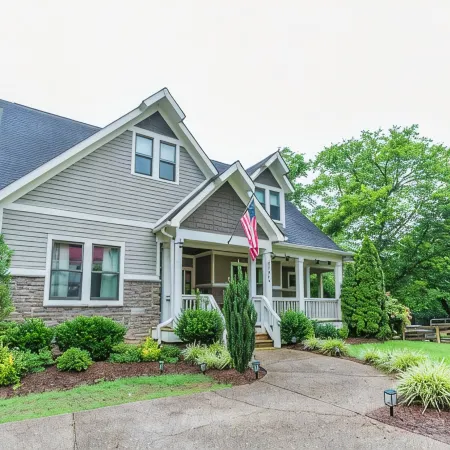 Welcome to Leiper's Fork Luxe at Hillsboro Hideaway in Franklin, Tennessee.