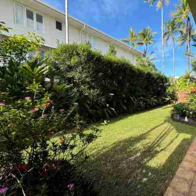 2-Bedroom Apartment, Steps from the Beach & Shops Hotel Exterior