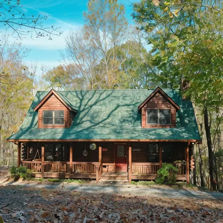 Hidden Honey Hole Cabin: 4 BEDROOM, POOLS, TENNIS/PICKLEBALL, HIKING, LAKE AREA