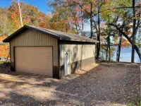 Sunrise Chalet on Potato Lake - Water Front - Dock - Game Room - Hot Tub