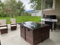 Charming 4-bedroom house on the creek in peaceful Sheridan - 3-Star