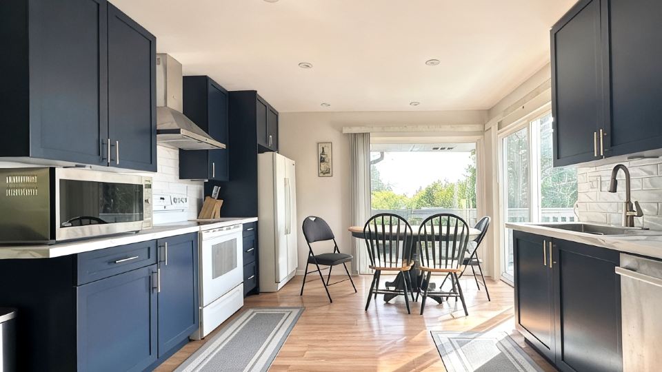 Family Friendly, Bright, & Spacious 3 Bed 2 Bath