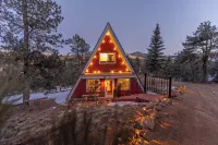 Brand New! A-Frame, Hot Tub, Game Room, Cozy Cabin - Chalets