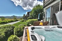 Luxury 2Br Park City Retreat with Mountain & Preserve Views & Saltwater Hot Tub