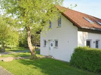 Fantastically situated vacation home for families & dogs, fenced, 200m to Lake Plau Hotels in Fünfseen
