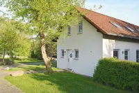 Fantastically situated vacation home for families & dogs, fenced, 200m to Lake Plau
