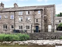 Cosy, traditional cottage overlooking waterfalls, Gayle, Hawes, Yorkshire Dales. - 3 stelle