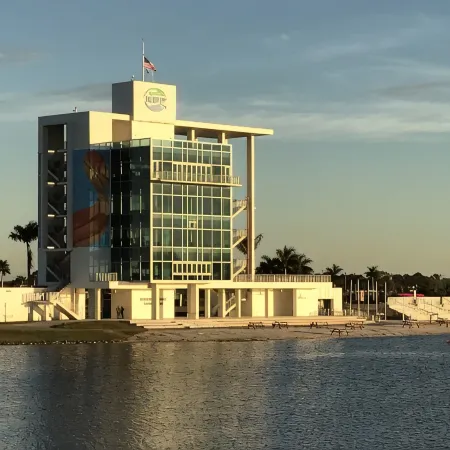 Paradise Heated Pool near House Near Siesta Key Beach and IMG Academy